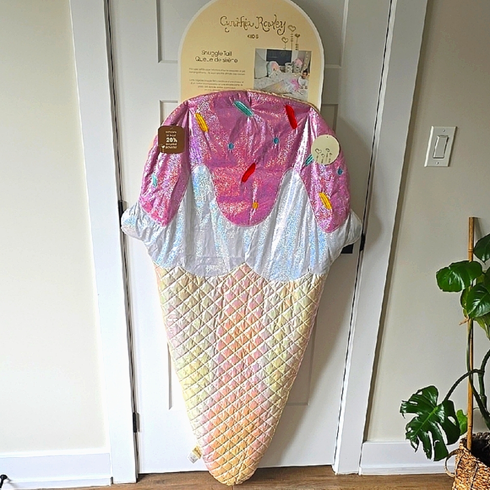 🍦NWT Cynthia Rowley Kids Pink Snuggle Tail Blanket